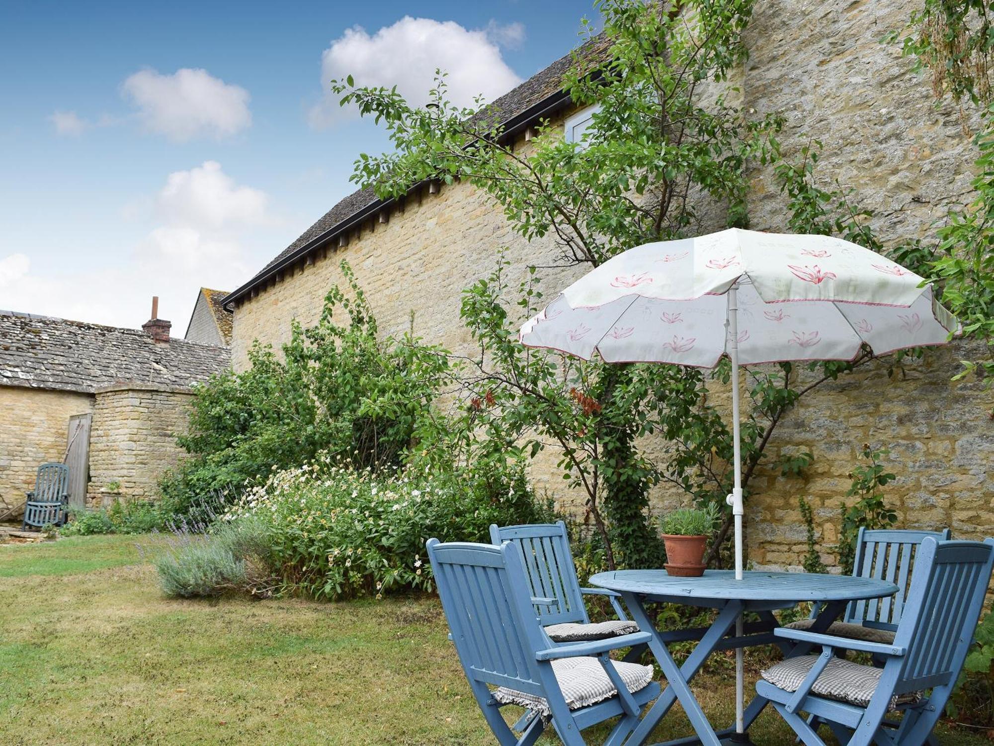 Picket Piece Cottage Chadlington Exterior photo